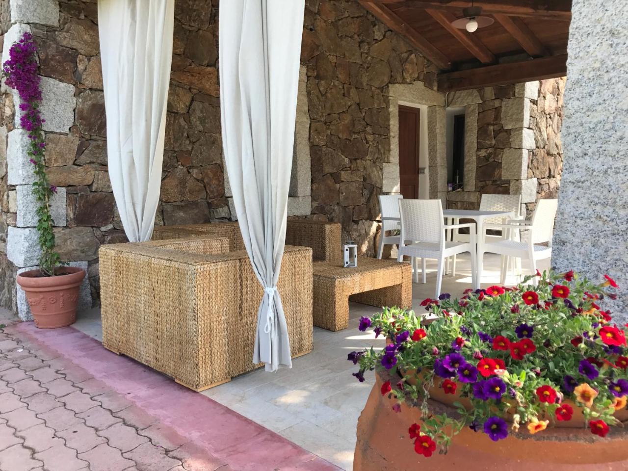 Il Giardino Di Daniela Apartments San Teodoro  Eksteriør bilde