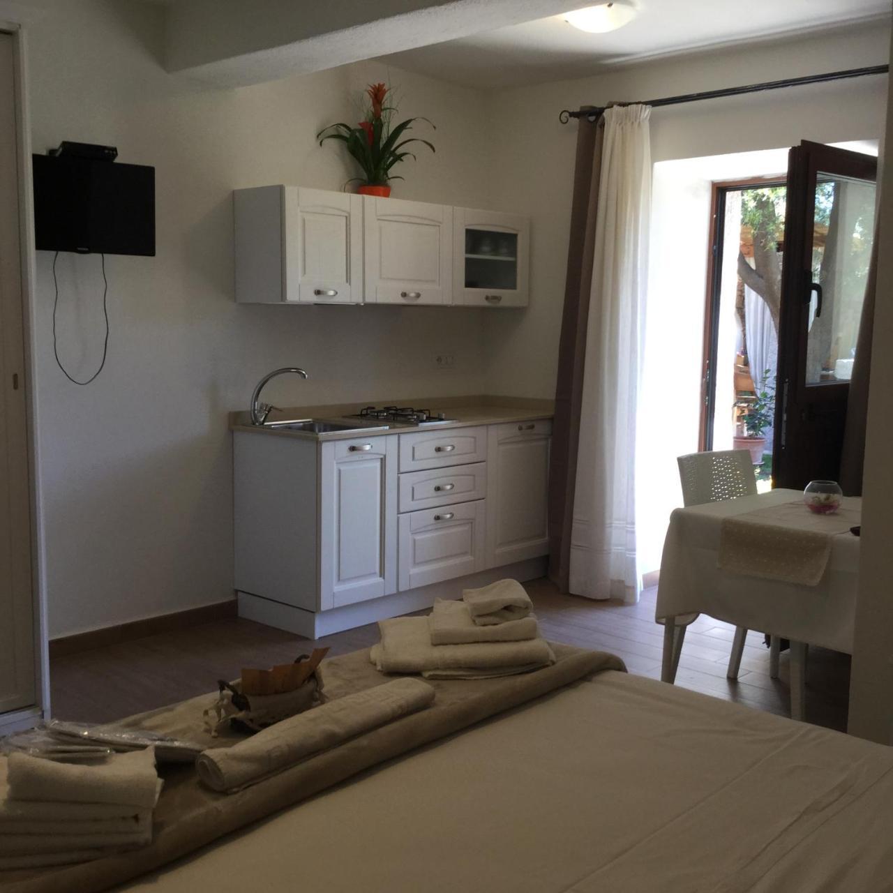 Il Giardino Di Daniela Apartments San Teodoro  Eksteriør bilde