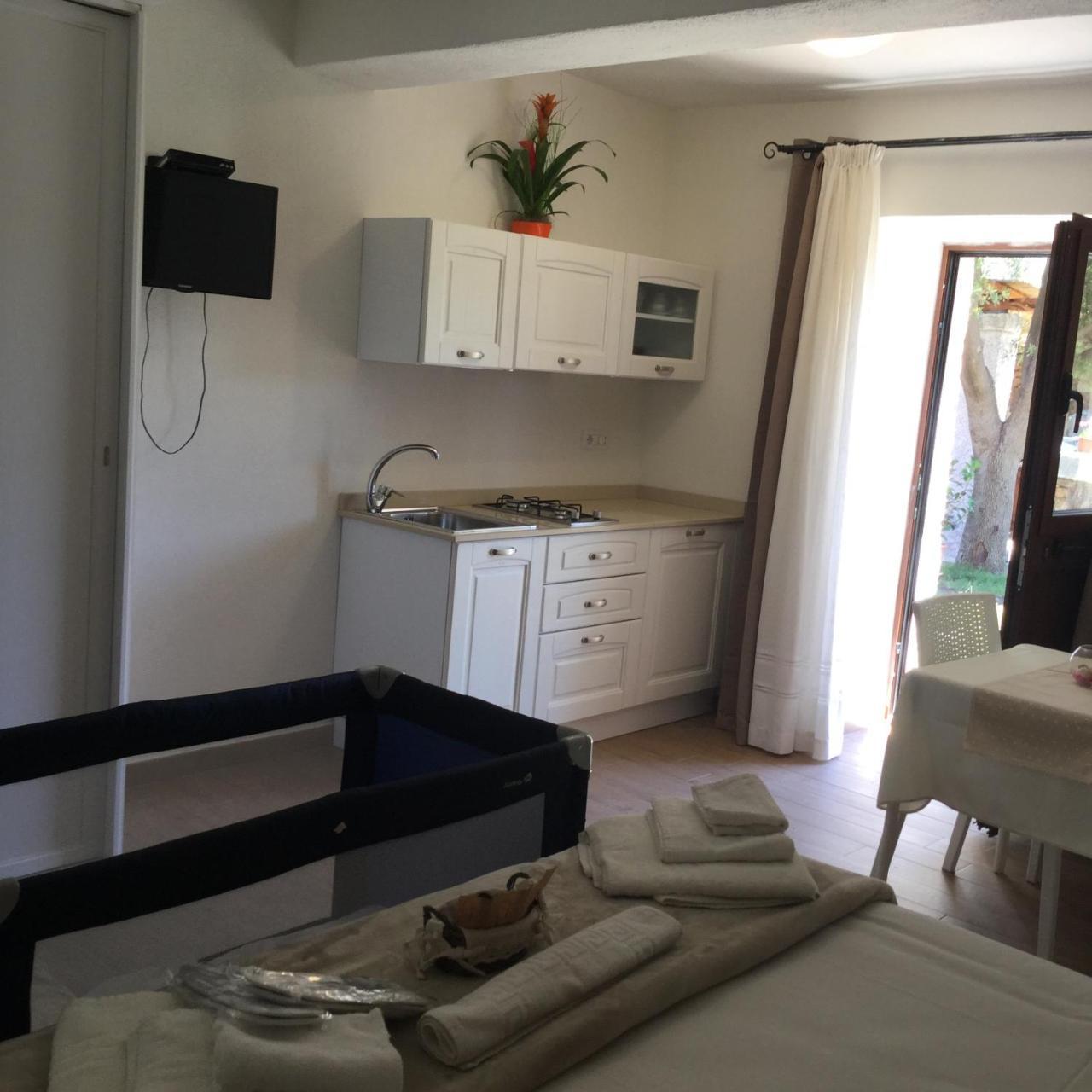 Il Giardino Di Daniela Apartments San Teodoro  Eksteriør bilde